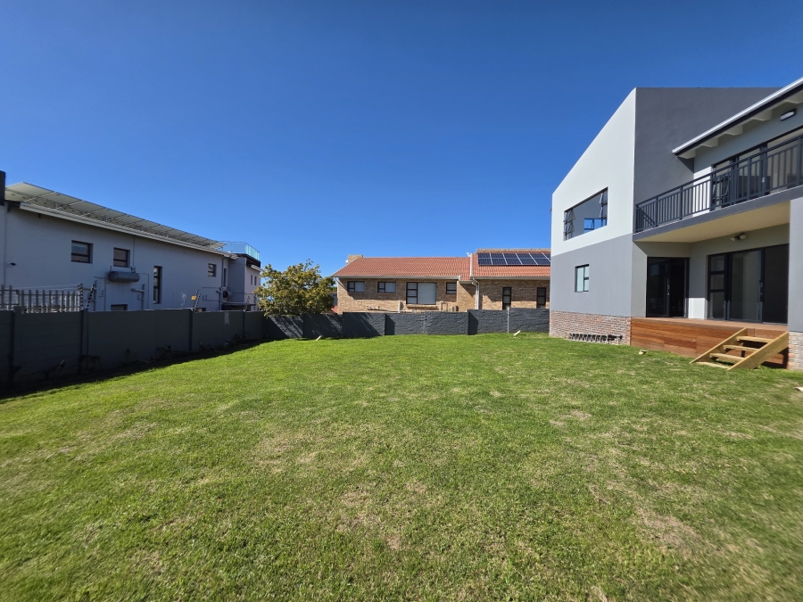 3 Bedroom Property for Sale in Wavecrest Eastern Cape